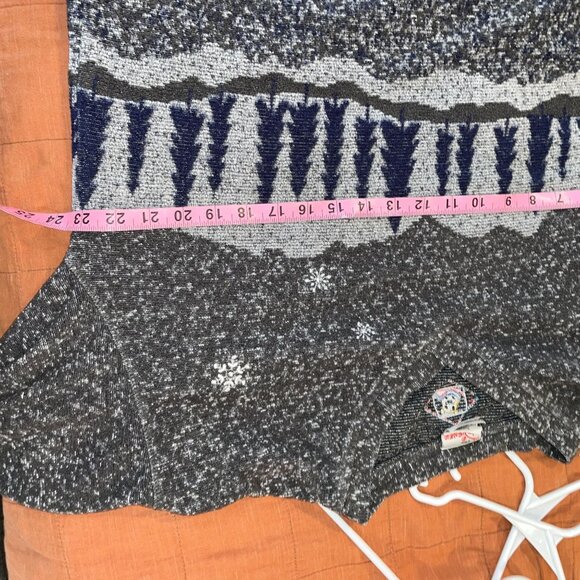 Vintage Disney Winnie the Pooh Winter Women Large Gray Sweater - Picture 7 of 9